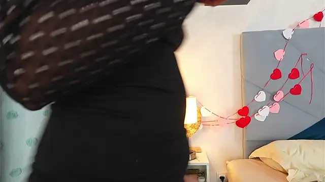 Snapshot of AshiaEkta1 chatting on February 18, 2026, 5:16 am AshiaEkta1 online show from February 18, 2026, 5:16 am