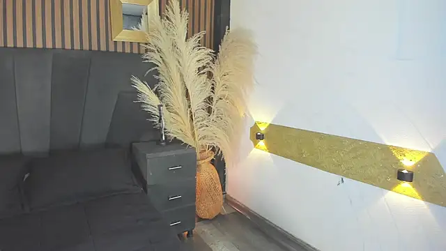 NaxaAndLexi  online show from April 12, 2026, 1:58 pm