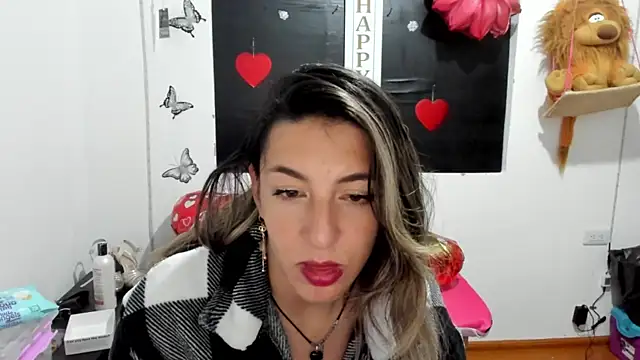 Snapshot of queen-natty chatting on February 21, 2025, 3:56 am queen-natty online show from February 21, 2025, 3:56 am