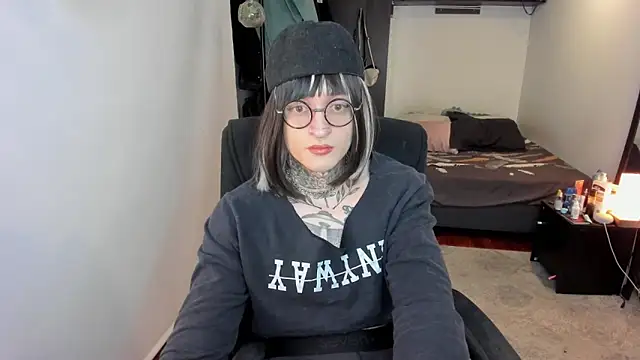 Snapshot of ShiiraVelkor chatting on December 23, 2025, 9:41 am ShiiraVelkor online show from December 23, 2025, 9:41 am