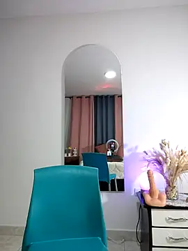 Snapshot of SluttyMilf79 chatting on March 5, 2026, 5:37 am SluttyMilf79 online show from March 5, 2026, 5:37 am