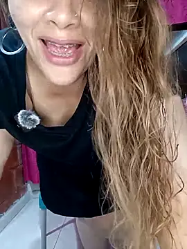 Snapshot of SluttyMilf79 chatting on November 4, 2025, 5:22 am SluttyMilf79 online show from November 4, 2025, 5:22 am