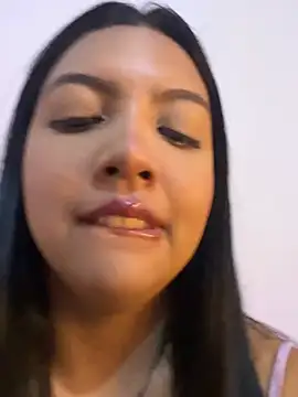 nicole fisherr online show from May 17, 2026, 1:49 am