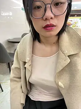 Snapshot of Bella0815 chatting on March 12, 2025, 12:04 pm Bella0815 online show from March 12, 2025, 12:04 pm