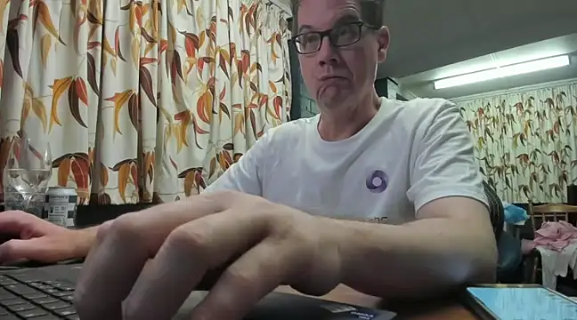 Snapshot of tilobinder chatting on January 25, 2025, 2:14 pm tilobinder online show from January 25, 2025, 2:14 pm