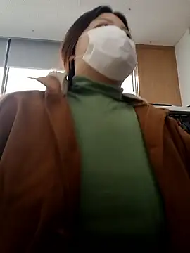 hello098712 online show from September 30, 2025, 3:23 am