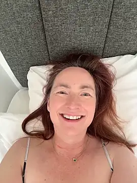 Snapshot of LouiseTswing chatting on June 11, 2026, 3:31 pm LouiseTswing online show from June 11, 2026, 3:31 pm