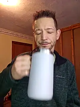 Snapshot of MasterForgedRayy chatting on February 10, 2025, 2:05 pm MasterForgedRayy online show from February 10, 2025, 2:05 pm