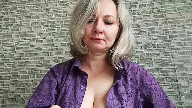 EdithManning online show from September 29, 2025, 6:31 am