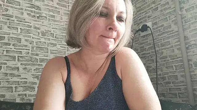 EdithManning online show from February 23, 2025, 6:49 am