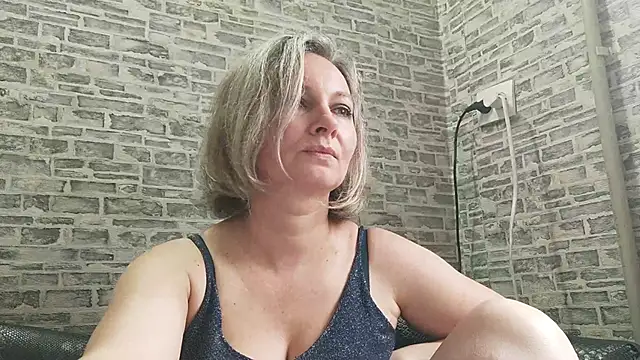 EdithManning online show from March 18, 2025, 9:34 am