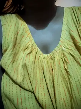 Hot-Anuska online show from October 23, 2025, 1:04 am