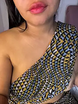 Snapshot of shara_queen1 chatting on May 5, 2026, 9:01 am shara queen1 online show from May 5, 2026, 9:01 am