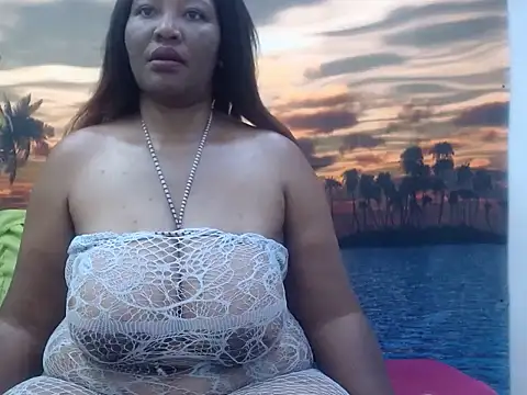 chubbydoll122 online show from May 24, 2026, 1:22 pm