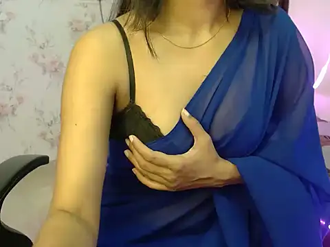 Snappy girl online show from November 17, 2025, 4:49 am