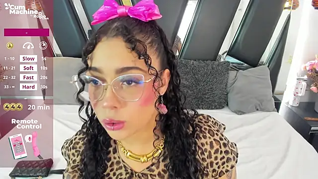 antonelllepiercee online show from December 2, 2025, 11:12 am