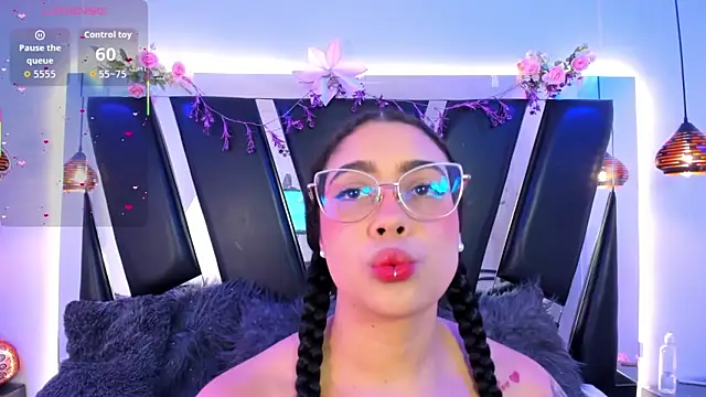 antonelllepiercee online show from February 17, 2026, 11:29 am