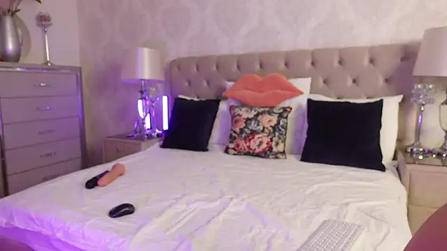 AnnaKarinaX online show from December 19, 2025, 4:16 am