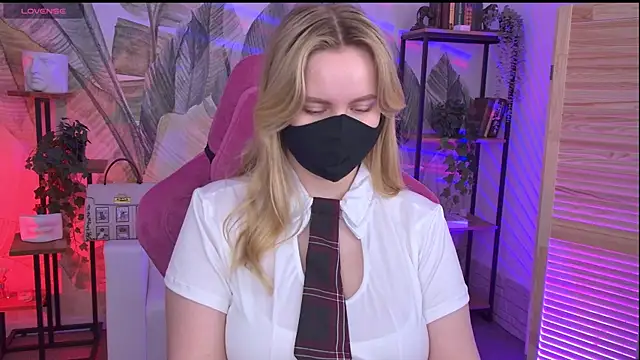 KellyPoter online show from June 19, 2026, 9:04 am