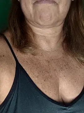 Kasandra Ho online show from November 11, 2025, 1:44 am