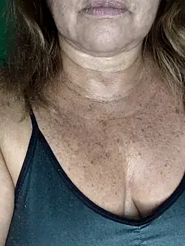 Kasandra Ho online show from November 6, 2025, 1:42 am