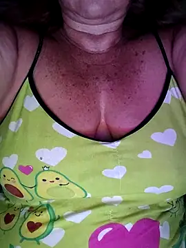 Kasandra Ho online show from November 23, 2025, 7:40 am