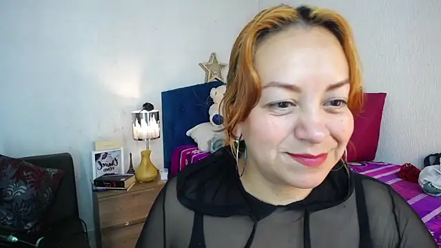 Snapshot of Delilah_Belmont chatting on December 8, 2024, 5:33 pm Delilah Belmont online show from December 8, 2024, 5:33 pm