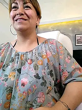 Snapshot of Delilah_Belmont chatting on September 9, 2025, 2:37 pm Delilah Belmont online show from September 9, 2025, 2:37 pm