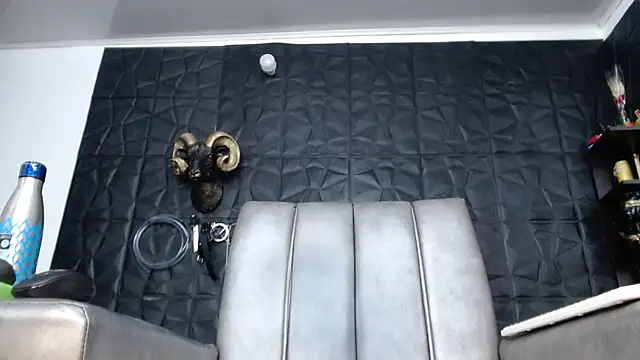 Hanna Fox 69 online show from April 19, 2026, 11:00 am