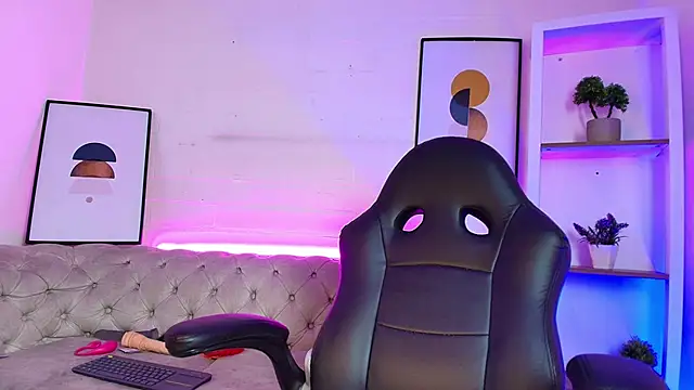 Aliiceyong online show from March 7, 2025, 6:24 am