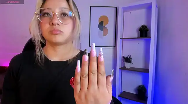 Aliiceyong online show from February 27, 2025, 4:57 am