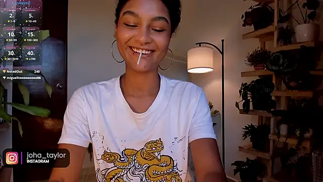 Snapshot of Johaphyton chatting on December 3, 2024, 10:12 pm Johaphyton online show from December 3, 2024, 10:12 pm