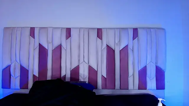 mia stanfort online show from November 5, 2025, 7:17 pm