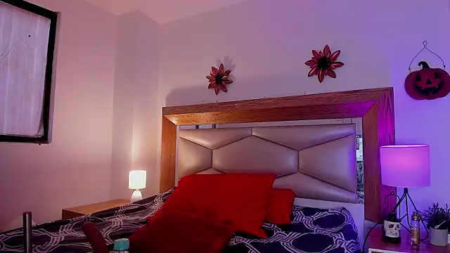 Snapshot of kimberly_latin chatting on November 18, 2025, 5:16 pm kimberly latin online show from November 18, 2025, 5:16 pm