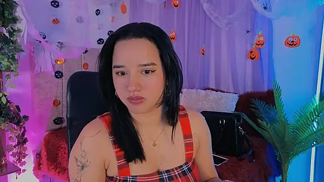 emilyrouxe online show from October 25, 2025, 4:07 pm