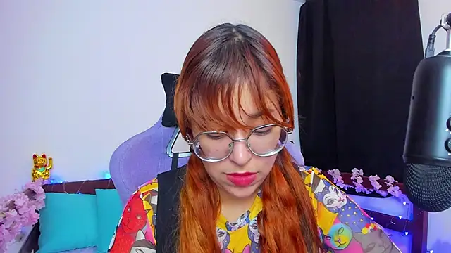 Snapshot of _Moon_Johnson chatting on November 6, 2025, 12:47 am Moon Johnson online show from November 6, 2025, 12:47 am