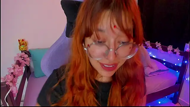 Snapshot of _Moon_Johnson chatting on October 30, 2025, 1:48 am Moon Johnson online show from October 30, 2025, 1:48 am