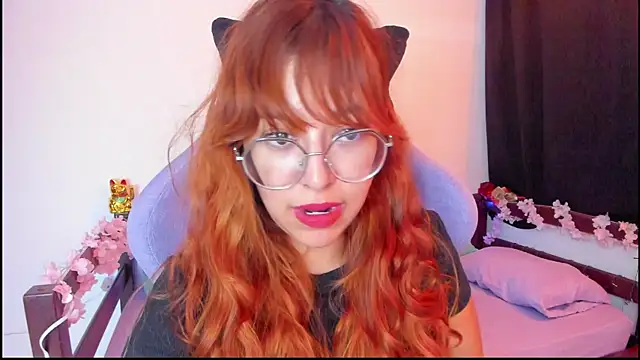 Snapshot of _Moon_Johnson chatting on November 3, 2025, 12:49 am Moon Johnson online show from November 3, 2025, 12:49 am