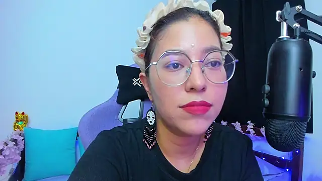 Snapshot of _Moon_Johnson chatting on November 12, 2025, 1:32 am Moon Johnson online show from November 12, 2025, 1:32 am