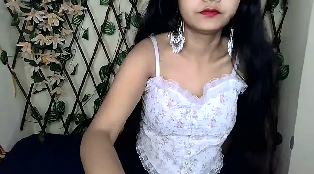 SUZY FROMUS online show from February 12, 2025, 5:37 pm