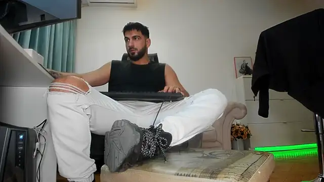 Snapshot of welcometo_hell chatting on September 20, 2025, 5:01 am welcometo hell online show from September 20, 2025, 5:01 am