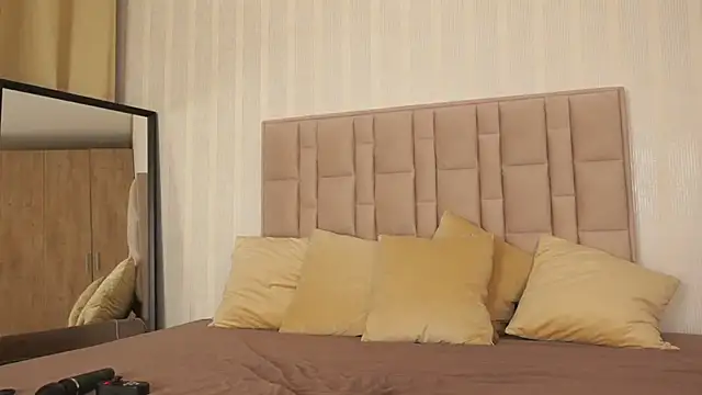 GabyRios online show from September 25, 2025, 5:52 pm