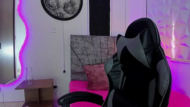 tatiana sc online show from September 10, 2025, 1:32 pm