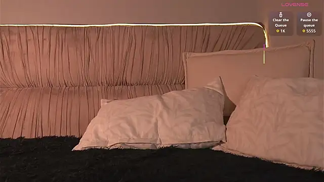 JodyDownton online show from November 28, 2025, 4:34 am