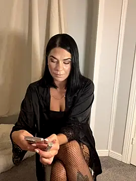 Snapshot of eemsii chatting on November 1, 2025, 9:19 pm eemsii online show from November 1, 2025, 9:19 pm