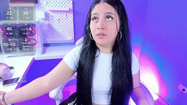 Annie9  online show from November 22, 2025, 4:11 am