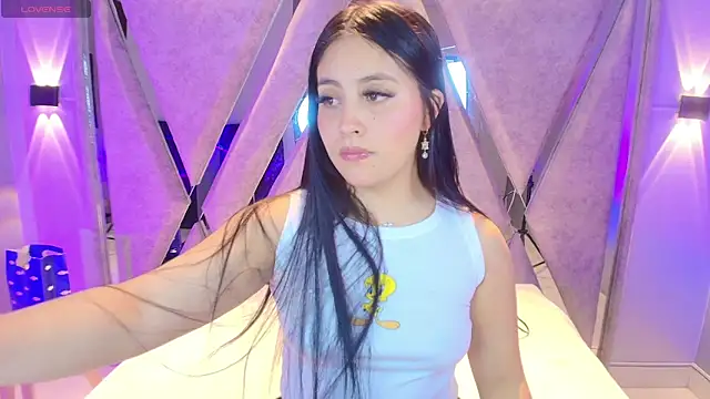 Annie9  online show from March 21, 2026, 3:52 am