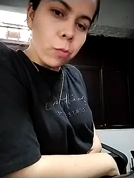 Lucianaferro  online show from October 21, 2025, 3:00 pm