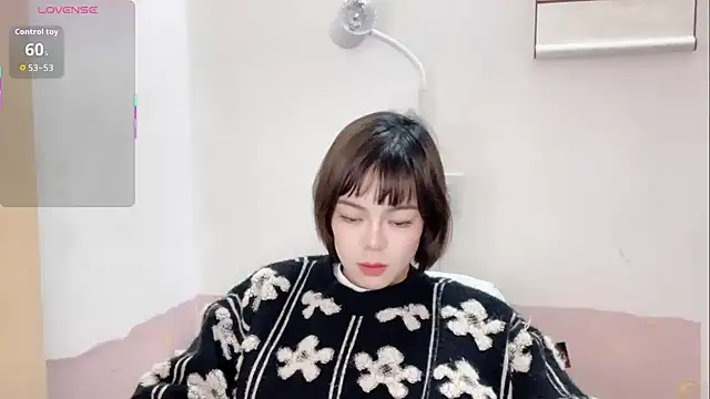 Linda-LL online show from November 12, 2025, 11:36 am