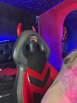 Iam  Cristal online show from February 7, 2026, 10:18 pm